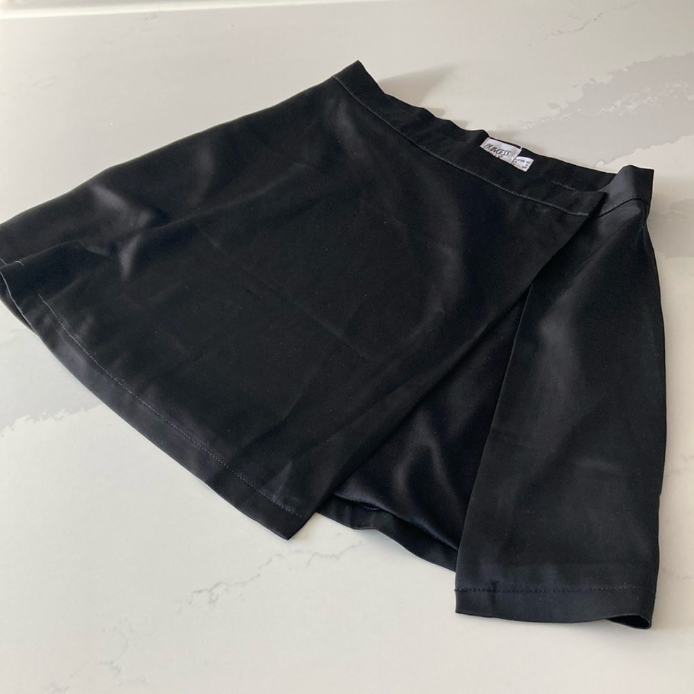 PP black deep slit silk mini skirt - Picture 2 of 6